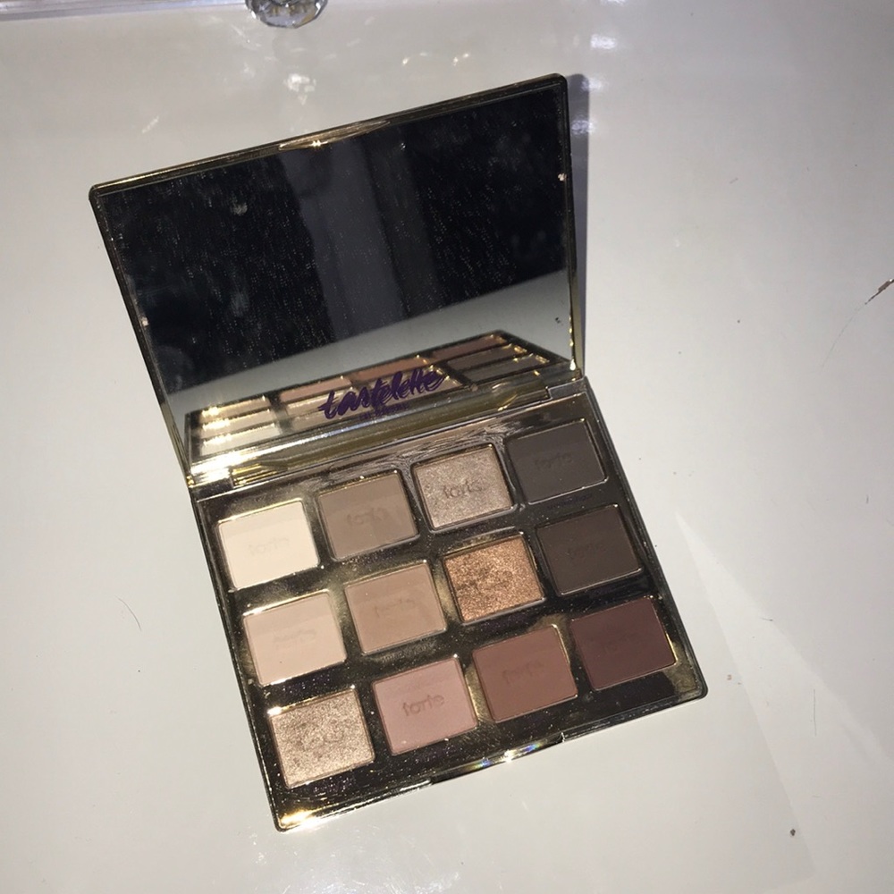 Tarte Tartelette in bloom palette